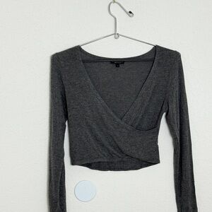 Beyond Yoga Charcoal Wrap Crop Top